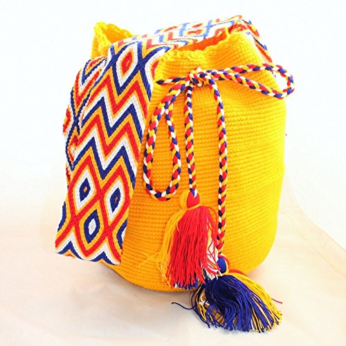 Bolso Wayuu colombiano hecho a mano con motivos tribales, y uno de color